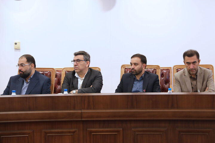 نشست کمیسیون ویژه جهش و رونق تولید با رئیس سازمان بورس و اوراق بهادار