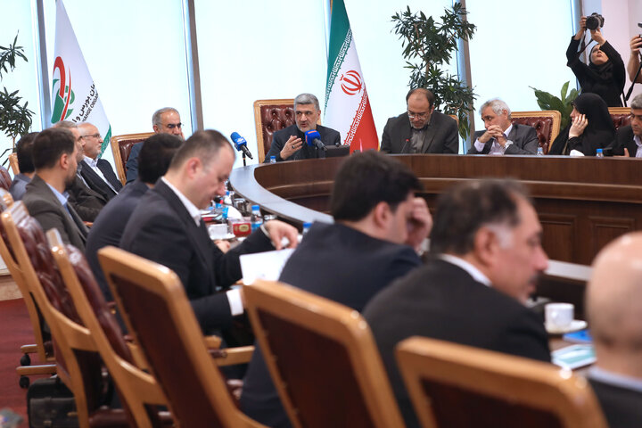 نشست کمیسیون ویژه جهش و رونق تولید با رئیس سازمان بورس و اوراق بهادار
