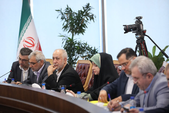 نشست کمیسیون ویژه جهش و رونق تولید با رئیس سازمان بورس و اوراق بهادار
