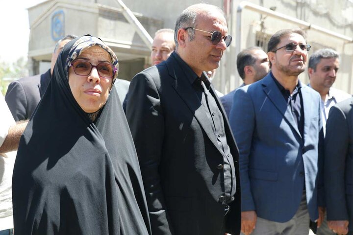 بازدید اعضای کمیسیون بهداشت مجلس شرکت توفیق دارو