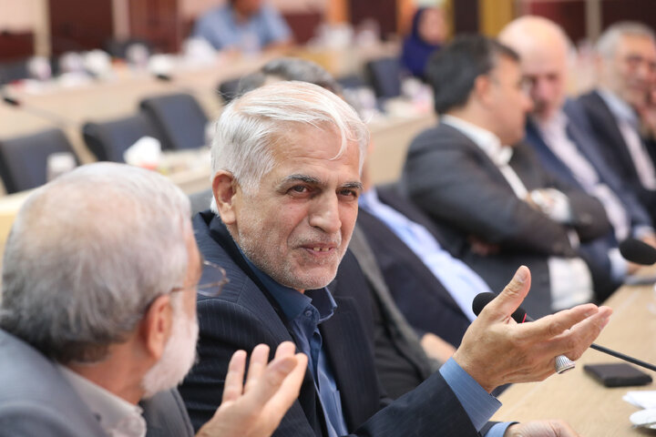 نشست مجمع نمایندگان استان تهران با استاندار تهران