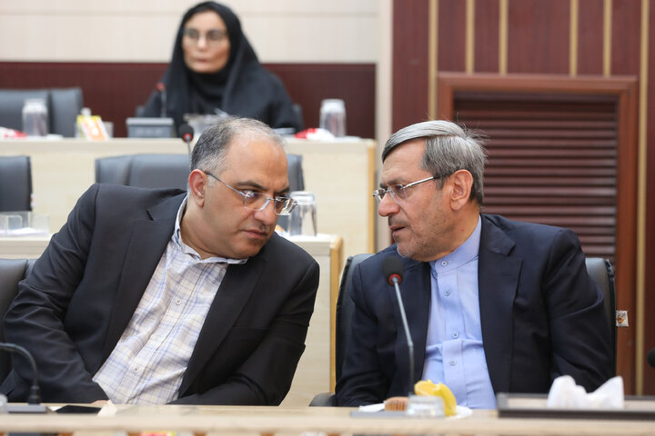 نشست مجمع نمایندگان استان تهران با استاندار تهران