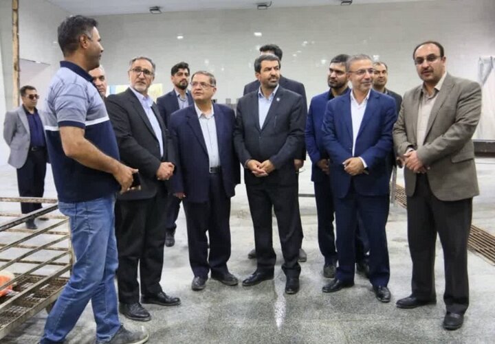 مفتح از  واحد صنعتی کشتارگاه مرغ لذیذ تویسرکان بازدید کرد