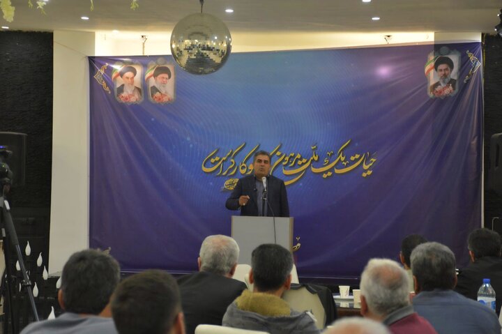 نشست بابایی کارنامی با بازنشستگان و کارگران ساری