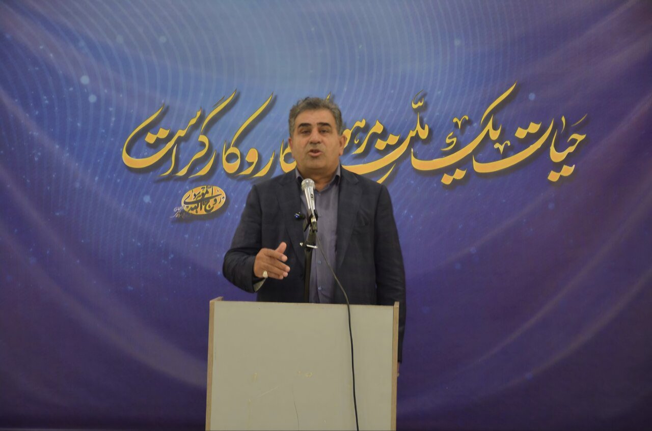 نشست بابایی کارنامی با بازنشستگان و کارگران ساری