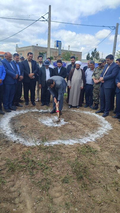 حضور خوش سیما در آغاز عملیات پروژه آبرسانی به روستای قباله انگوت/نماینده مردم گرمی در مراسم افتتاح اداره آب و فاضلاب شهر زهرا حاضر شد
