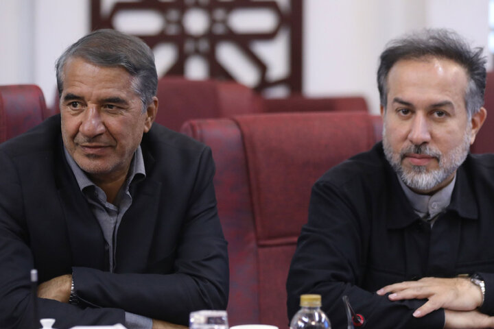 نشست کمیسیون صنایع ومعادن مجلس با وزیر اقتصاد و امور دارایی