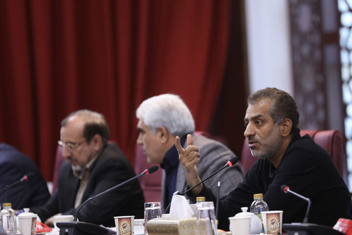 نشست کمیسیون صنایع ومعادن مجلس با وزیر اقتصاد و امور دارایی