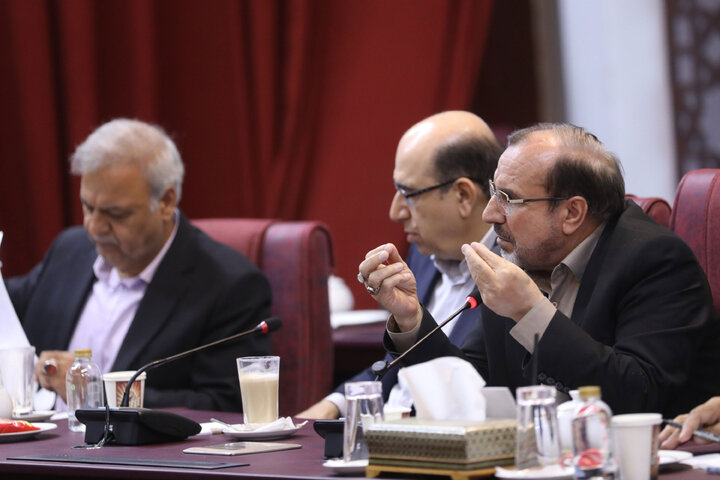 نشست کمیسیون صنایع ومعادن مجلس با وزیر اقتصاد و امور دارایی