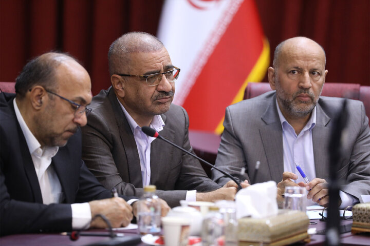 نشست کمیسیون صنایع ومعادن مجلس با وزیر اقتصاد و امور دارایی
