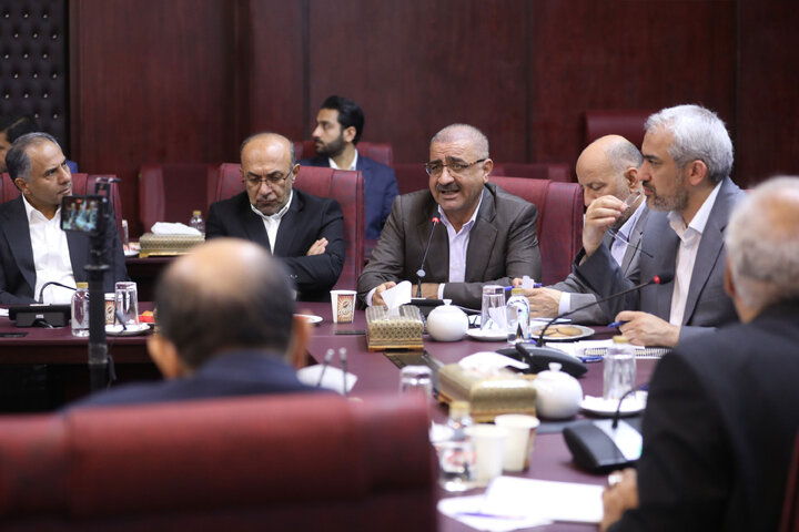 نشست کمیسیون صنایع ومعادن مجلس با وزیر اقتصاد و امور دارایی