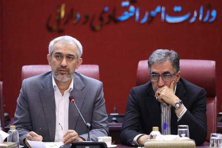 نشست کمیسیون صنایع ومعادن مجلس با وزیر اقتصاد و امور دارایی