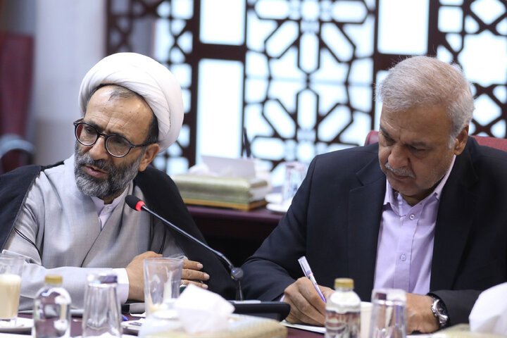 نشست کمیسیون صنایع ومعادن مجلس با وزیر اقتصاد و امور دارایی