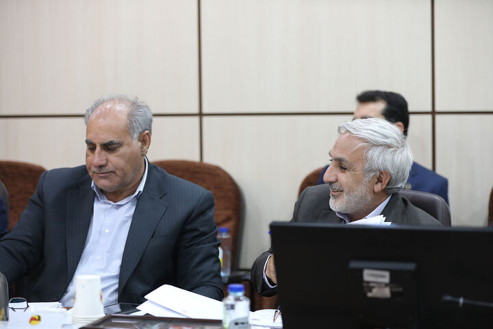 نشست فراکسیون آب و برق با حضور نایب رئیس مجلس و وزیر نیرو