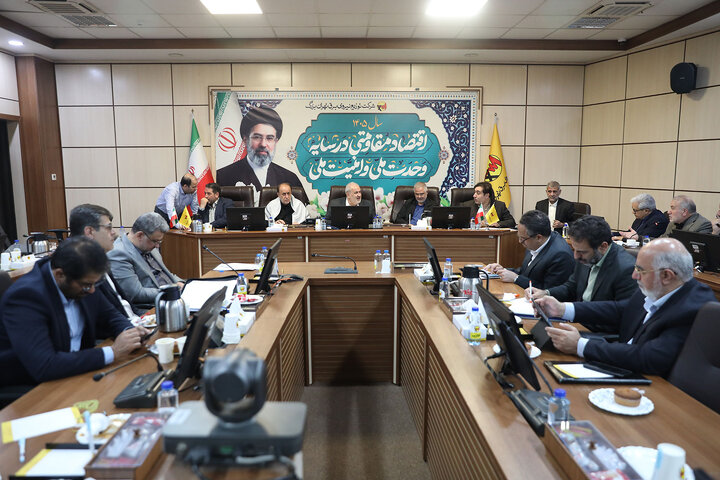 نشست فراکسیون آب و برق با حضور نایب رئیس مجلس و وزیر نیرو