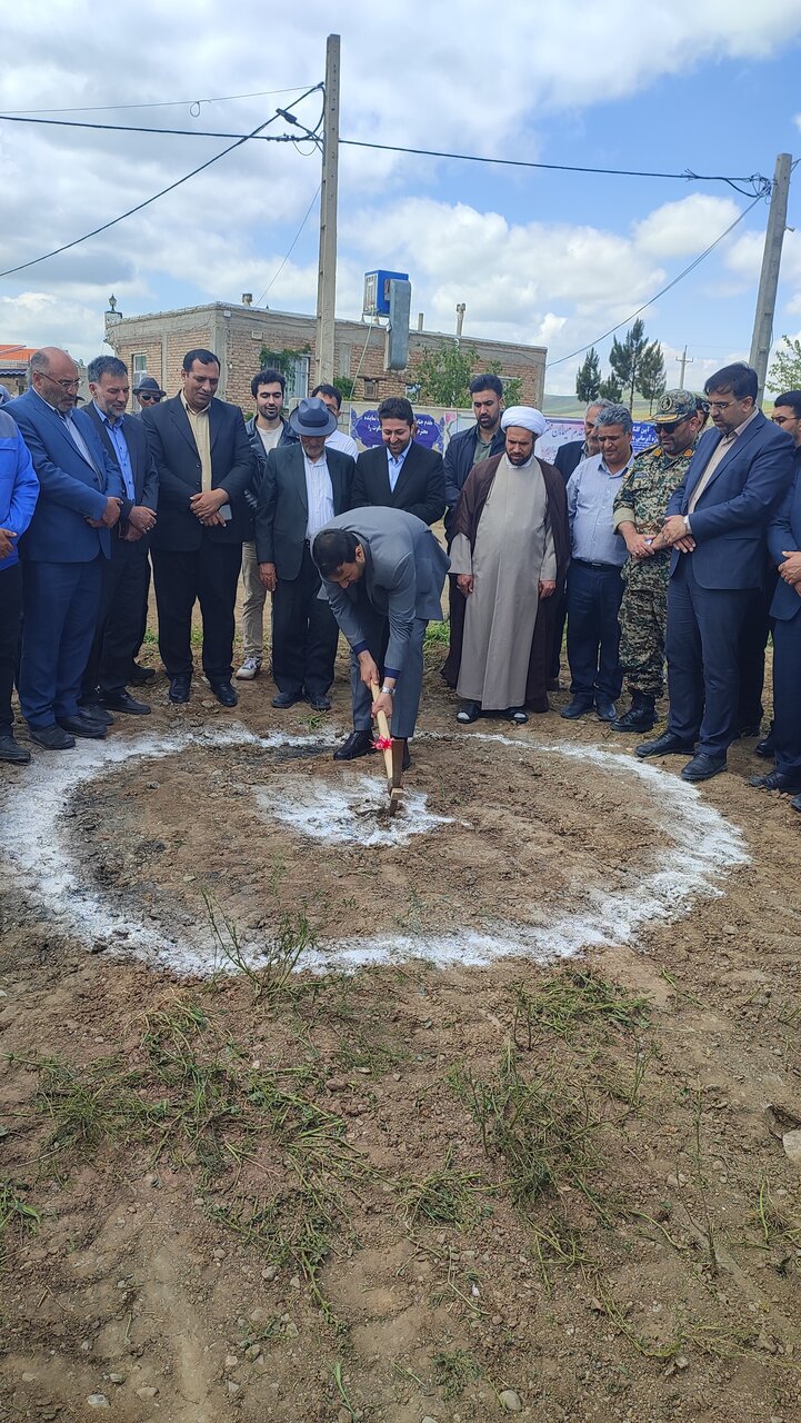 حضور خوش سیما در آغاز عملیات پروژه آبرسانی به روستای قباله انگوت/نماینده مردم گرمی در مراسم افتتاح اداره آب و فاضلاب شهر زهرا حاضر شد