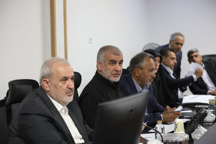 نشست کمیسیون عمران با حضور نایب رئیس مجلس و وزیر نیرو
