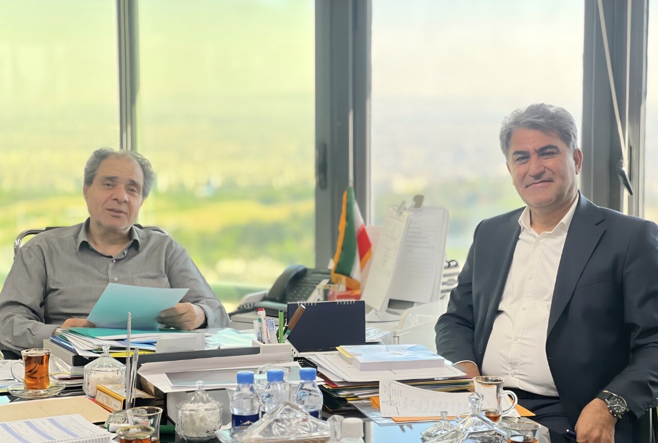 بررسی مشکلات زیرساختی حوزه بهداشت و درمان خوی و چایپاره در نشست مشترک با معاون وزیر بهداشت