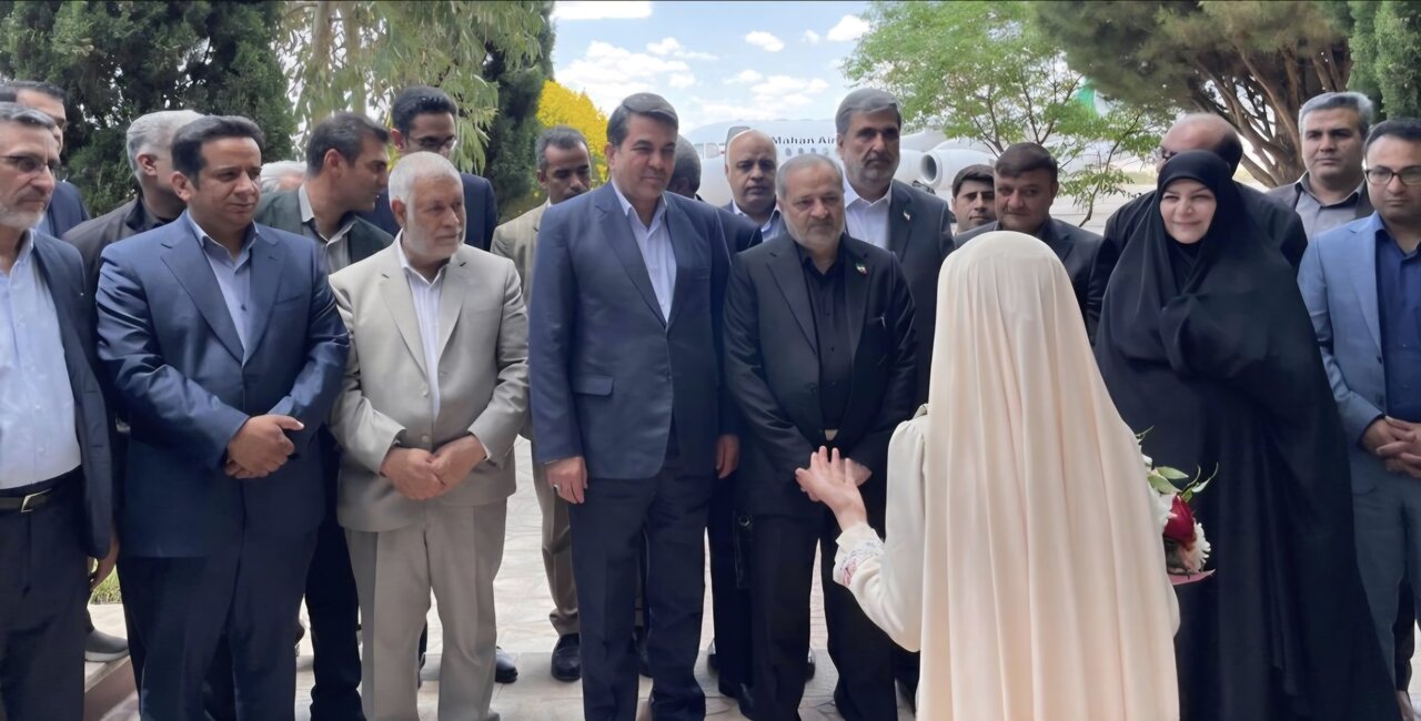 وزیر آموزش و پرورش وارد کرمان شد/حسن پور: توجه به نظام آموزشی، سرمایه‌گذاری برای آینده ایران اسلامی است