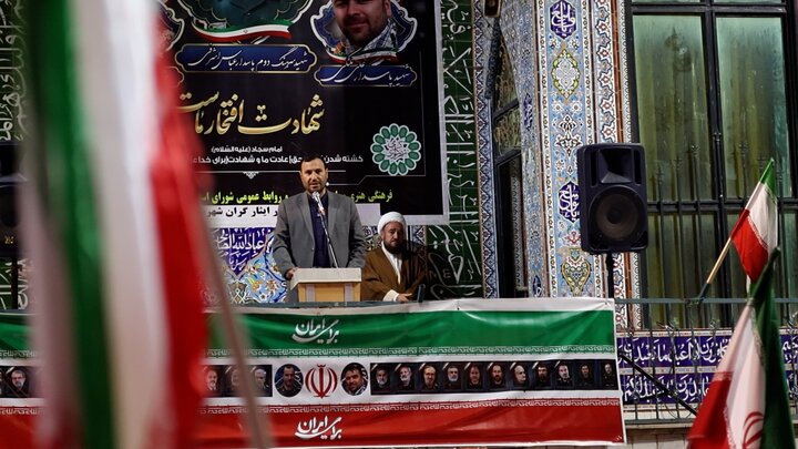رمز عبور از جنگ ترکیبی؛ اتحاد مقدس و پیروی از رهبری است