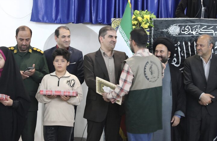 تقدیر از گروه جهادی بسیج سازندگی فریمان با حضور قاضی زاده هاشمی 