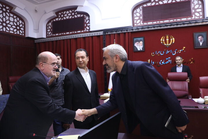 نشست کمیسیون برنامه و بودجه با وزیر امور اقتصادی و دارایی