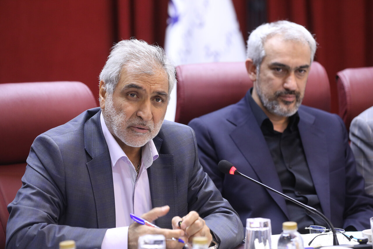 شرایط جنگی نباید بهانهای برای بینیازی دولت از هماهنگی با مجلس شود
