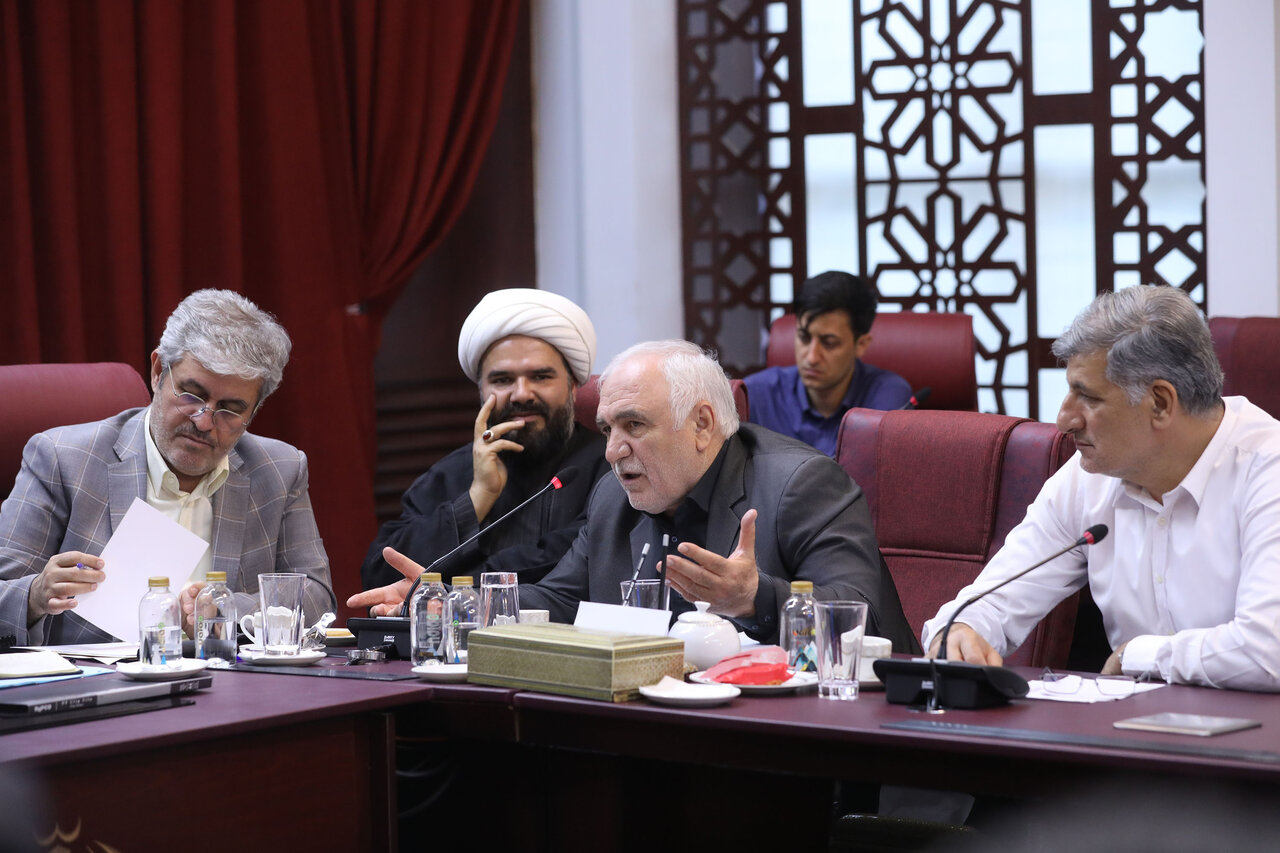 شرایط جنگی نباید بهانهای برای بینیازی دولت از هماهنگی با مجلس شود