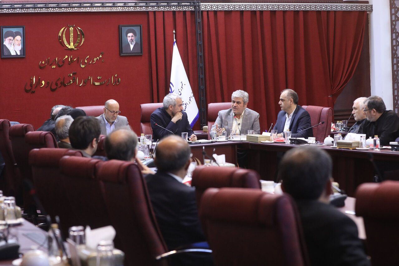 شرایط جنگی نباید بهانهای برای بینیازی دولت از هماهنگی با مجلس شود