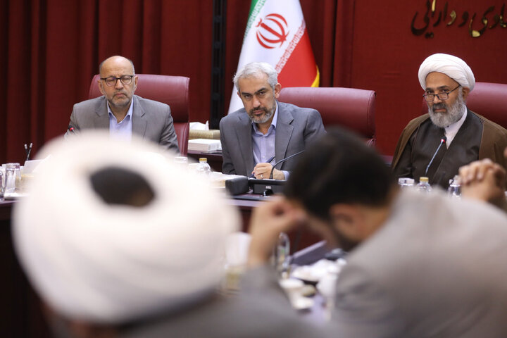 نشست کمیسیون اصل نود با وزیر اقتصاد و معاونین و روسای بانکها