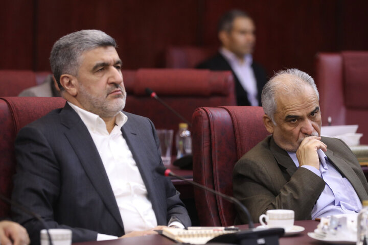 نشست کمیسیون اصل نود با وزیر اقتصاد و معاونین و روسای بانکها