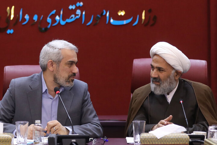 نشست کمیسیون اصل نود با وزیر اقتصاد و معاونین و روسای بانکها