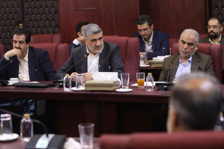نشست کمیسیون اصل نود با وزیر اقتصاد و معاونین و روسای بانکها