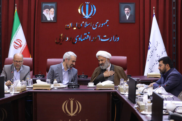 نشست کمیسیون اصل نود با وزیر اقتصاد و معاونین و روسای بانکها