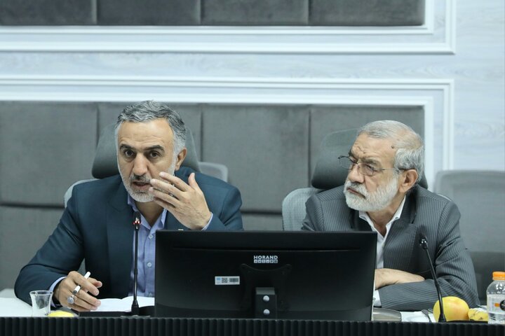 نشست مجمع نمایندگان استان تهران با رئیس‌کل بیمه مرکزی