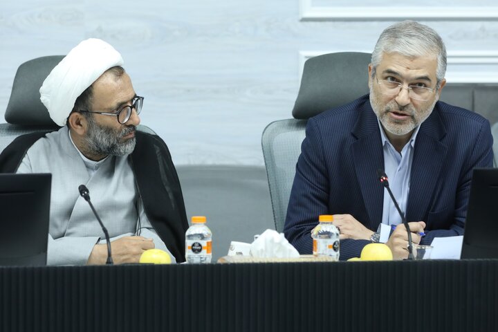 نشست مجمع نمایندگان استان تهران با رئیس‌کل بیمه مرکزی