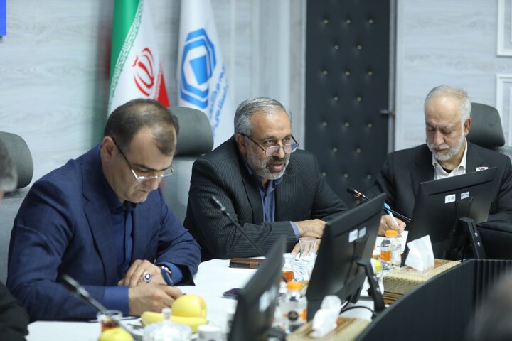 نشست مجمع نمایندگان استان تهران با رئیس‌کل بیمه مرکزی