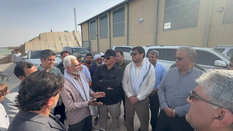 بازدید میدانی شهرکی از چاه‌نیمه‌ها و بررسی آخرین وضعیت ذخایر آب شرب سیستان
