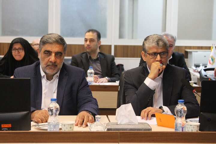 نشست مشترک فراکسیون فرهنگیان با حضور نایب رئیس مجلس و معاون رئیس جمهور