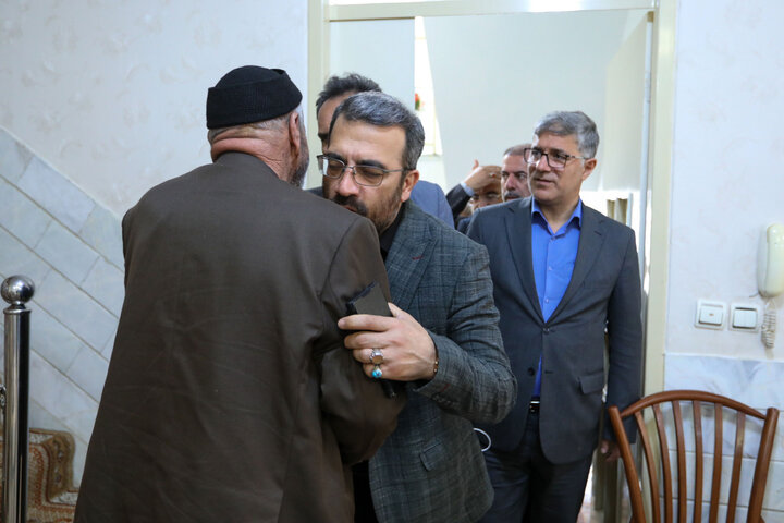 دیدار سفر اعضای کمیسیون داخلی مجلس شورای اسلامی با خانواده معظم شهدا