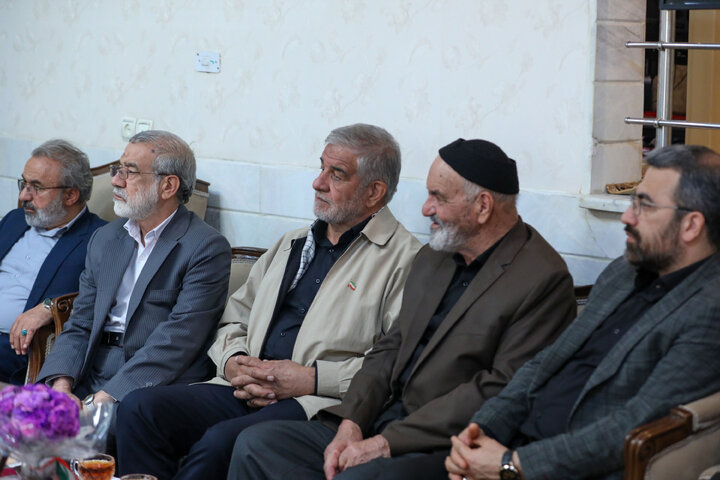 دیدار سفر اعضای کمیسیون داخلی مجلس شورای اسلامی با خانواده معظم شهدا