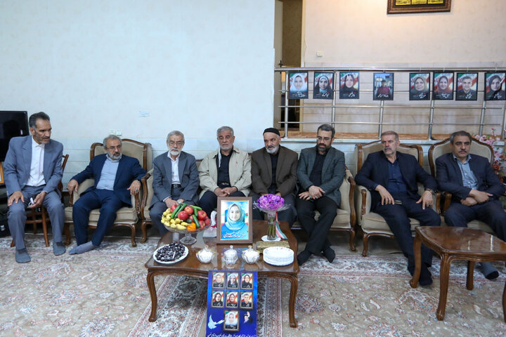 دیدار سفر اعضای کمیسیون داخلی مجلس شورای اسلامی با خانواده معظم شهدا