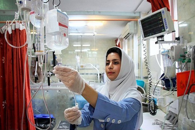 پایان دو دهه انتظار؛ لزوم بازنگری در قانون سازمان نظام پرستاری متناسب با نیازهای روز/ پرستاران با ۳۰ سال سابقه همچنان پشت سد بازنشستگی پیش از موعد مانده‌اند/ ضرورت حمایت از پرستاران بخش‌های مسمومیت و شیمی‌ درمانی