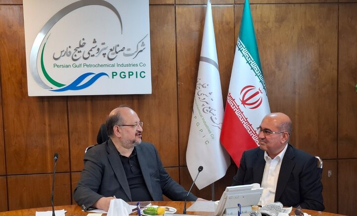 جلسه بررسی تکمیل و راه اندازی پتروشیمی کازرون با حضور مدیرعامل پتروشیمی خلیج‌فارس