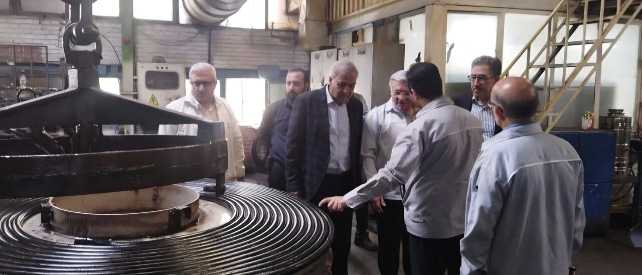 بازدید جمعی از اعضای کمیسیون صنایع از واحدهای تولیدی شرکت «ایران یاسا تایر و رابر »