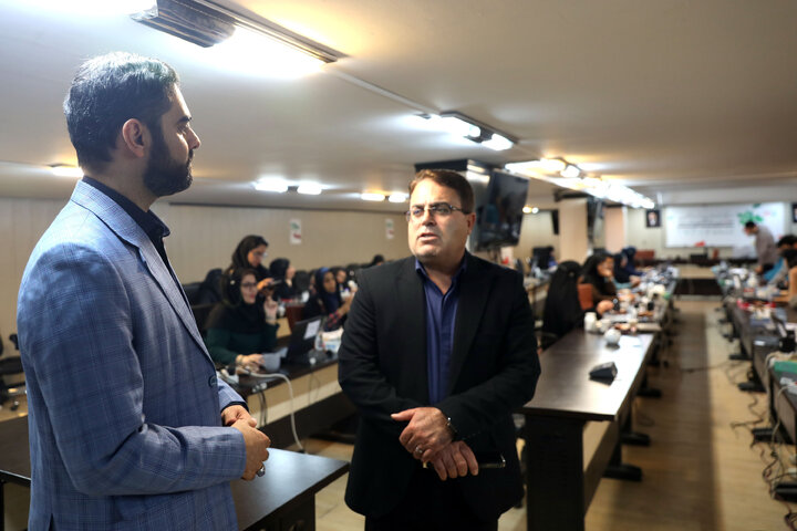 بازدید امیرحسین ثابتی از ستاد برگزاری هفتمین نمایشگاه مجازی کتاب