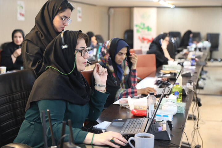 بازدید امیرحسین ثابتی از ستاد برگزاری هفتمین نمایشگاه مجازی کتاب