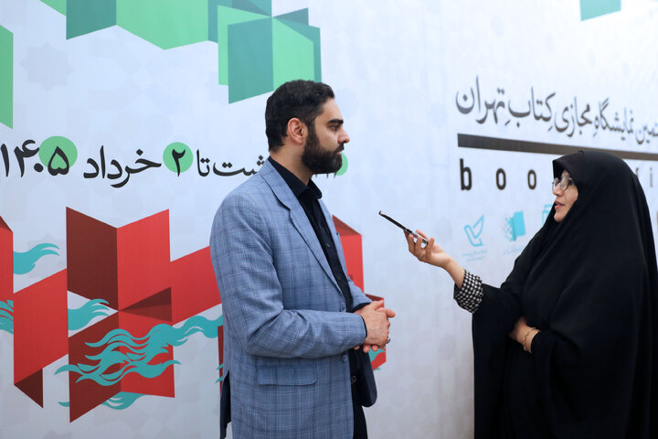 بازدید امیرحسین ثابتی از ستاد برگزاری هفتمین نمایشگاه مجازی کتاب