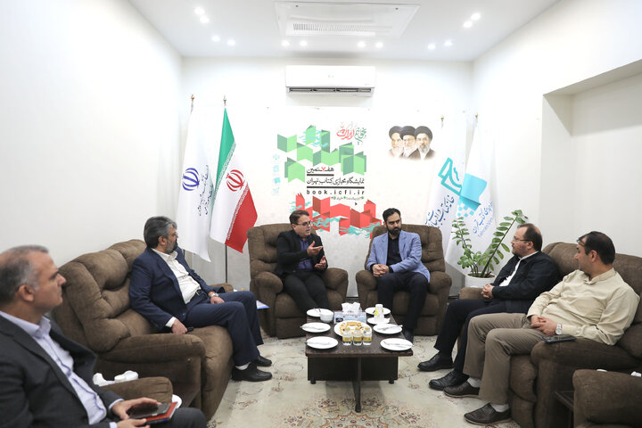 بازدید امیرحسین ثابتی از ستاد برگزاری هفتمین نمایشگاه مجازی کتاب