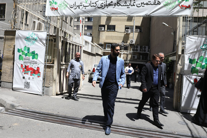 بازدید امیرحسین ثابتی از ستاد برگزاری هفتمین نمایشگاه مجازی کتاب
